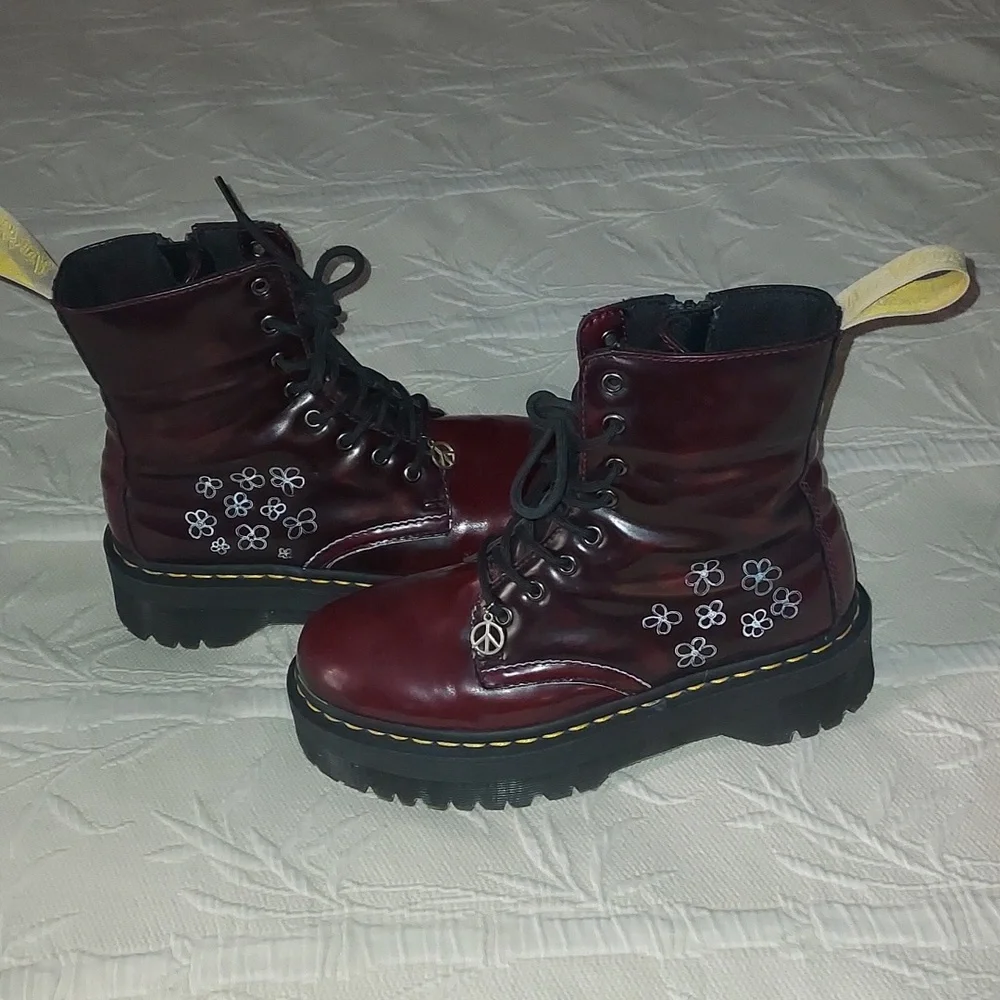 COPY - Dr. Martens Air Wair Boots - Picture 2 of 13